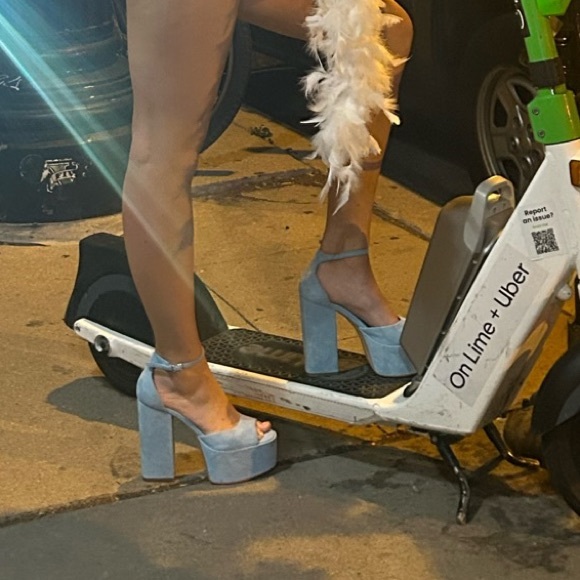 Marc Fisher Baby Blue Platform Heels Size 7 - Picture 5 of 6